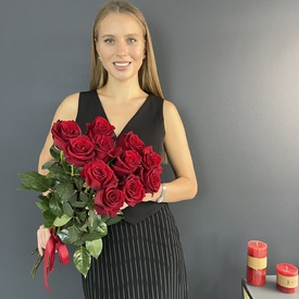 Букет из 11 красных роз Эксплорер 70см