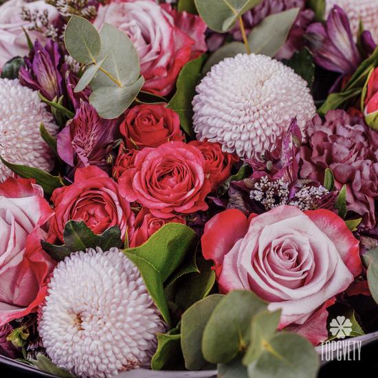 Букет из роз и хризантем