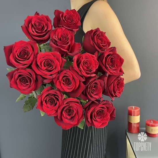 Букет из 15 красных роз Эквадор 70см