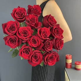 Букет из 15 красных роз Эквадор 70см