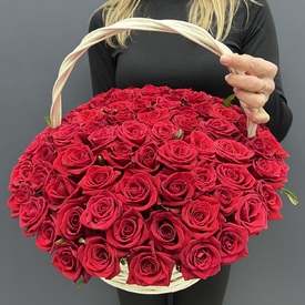 Букет из 101 красная роза в корзине