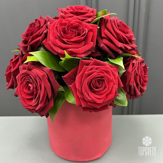 Букет из 11 красных роз  в коробке