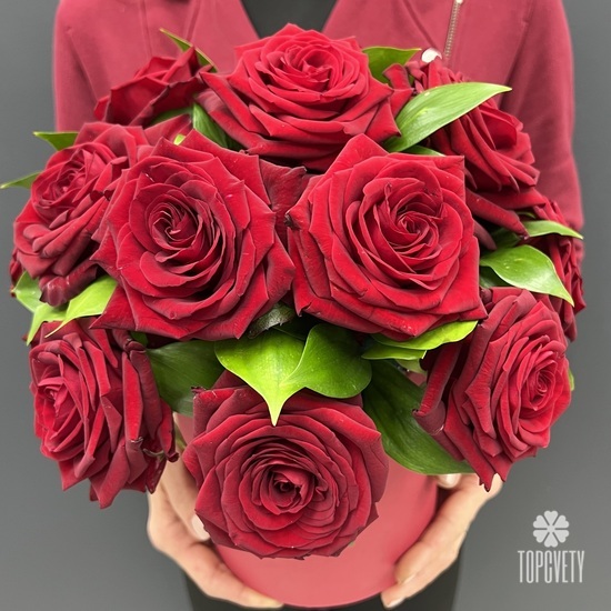 Букет из 11 красных роз  в коробке