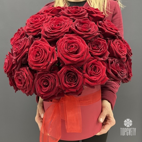 51 красная роза в коробке