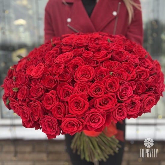Букет из 151 красной розы Ред Наоми 60см