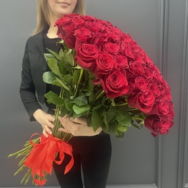 Букет из 101 красной розы Эксплорер 70см