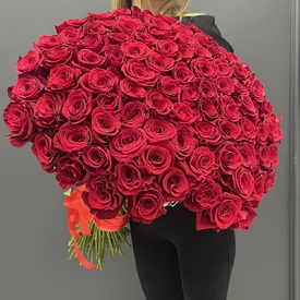 Букет из 101 красной розы Эксплорер 70см