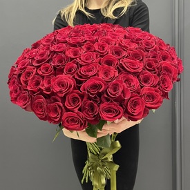 Букет из 101 красной розы Эксплорер 70см