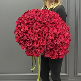 Букет из 101 красной розы Эксплорер 70см