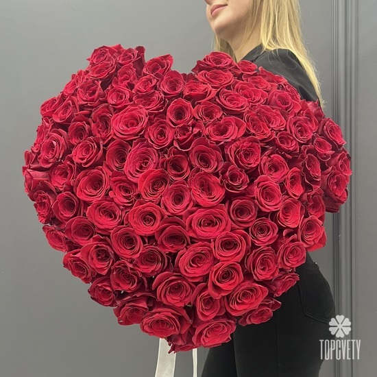 Букет из 101 красной розы в виде сердца 70см
