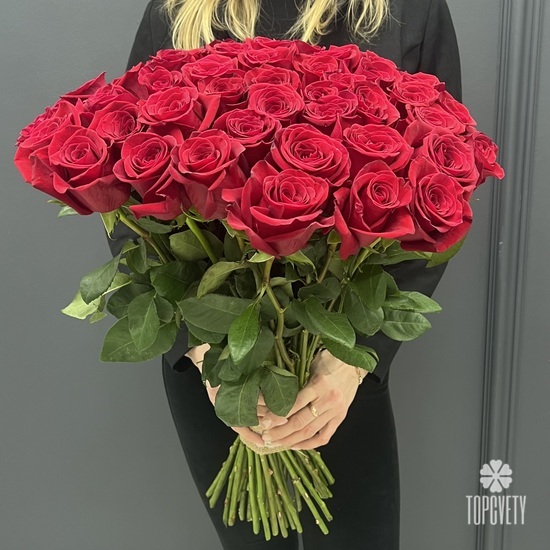 Букет из 51 красной розы Фридом 70см