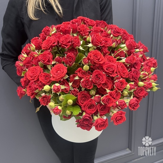 Букет из 51 кустовой розы в коробке