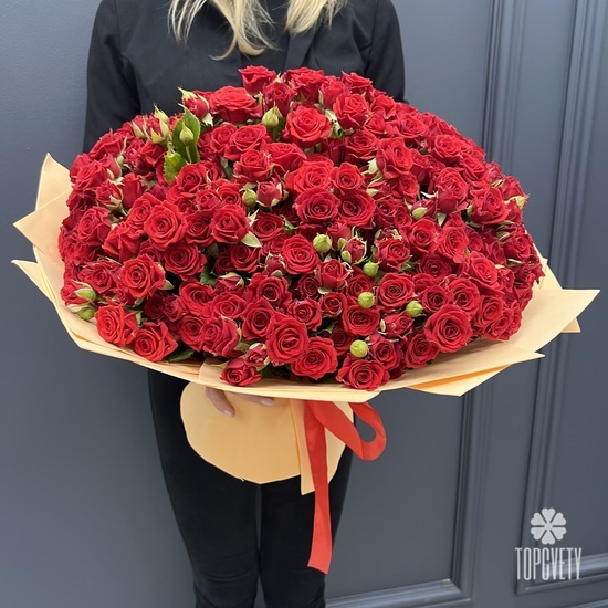 Букет из 101 красной кустовой розы  40см