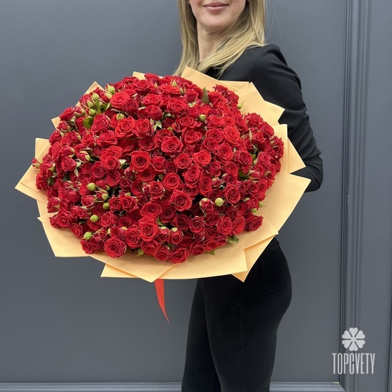 Букет из 101 красной кустовой розы  40см
