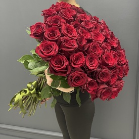 Букет из 51 красной розы 70 см