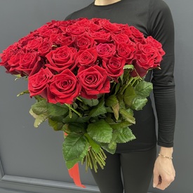 Букет из 51 красной розы 60см 