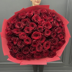 Букет из 51 красной розы 80см 