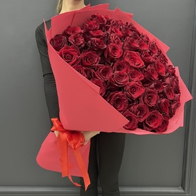 Букет из 51 красной розы 80см 