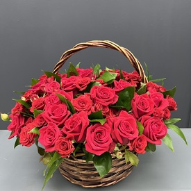 Букет из 51 красная роза в корзине