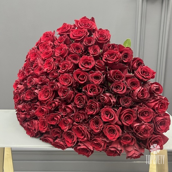 Букет из 101 красной розы Эквадор 70см