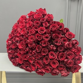 Букет из 101 красной розы Эквадор 70см
