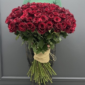 Букет из 101 красной розы Эквадор 70см