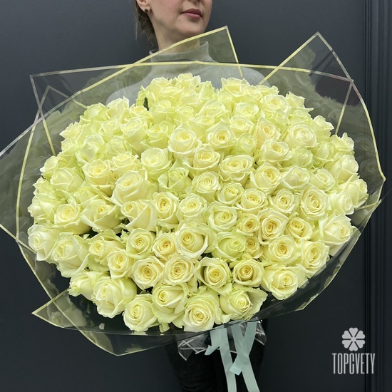 Букет из 101 белой розы Мондиаль 60см