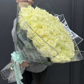 Букет из 101 белой розы Мондиаль 60см