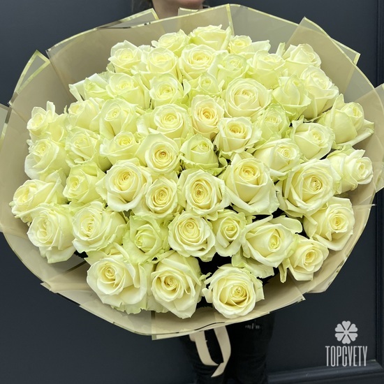 Букет из 51 белой розы Аваланж 70см