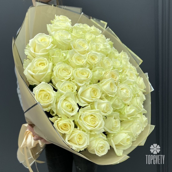 Букет из 51 белой розы Аваланж 70см
