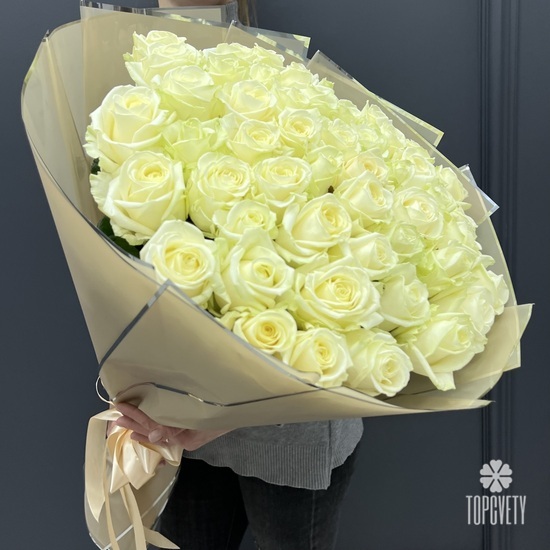 Букет из 51 белой розы Аваланж 70см