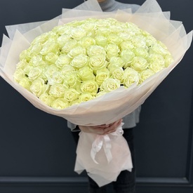 Букет из 101 белой розы Мондиаль 70см