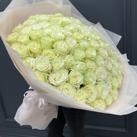 Букет из 101 белой розы Мондиаль 70см