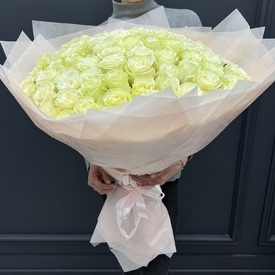 Букет из 101 белой розы Мондиаль 70см