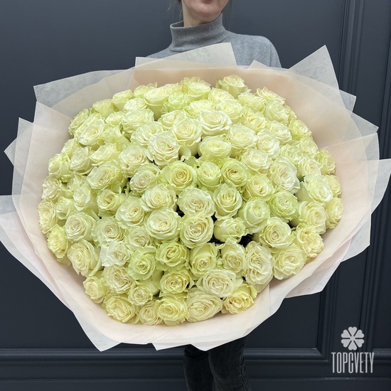 Букет из 101 белой розы Мондиаль 70см