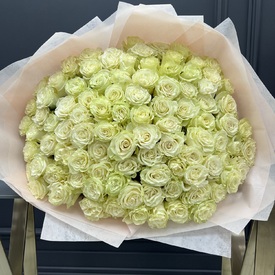 Букет из 101 белой розы Мондиаль 70см