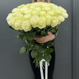 Букет из 51 белой розы 70 см