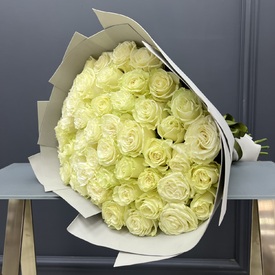 Букет из 51 белой розы Мондиаль 60см 