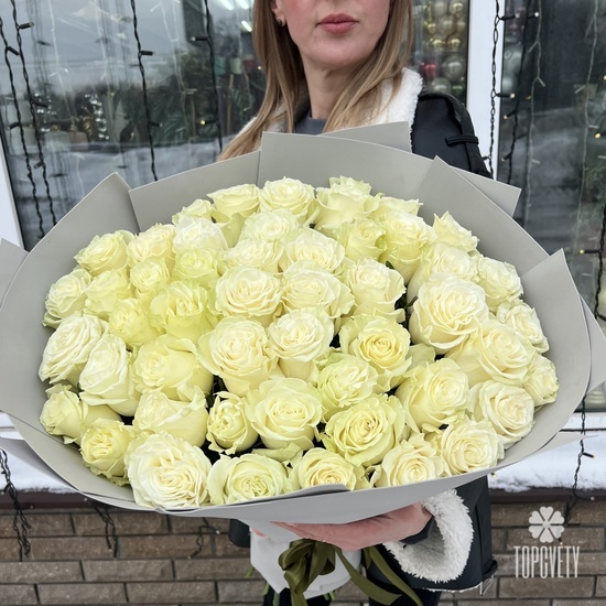 Букет из 51 белой розы Мондиаль 60см 