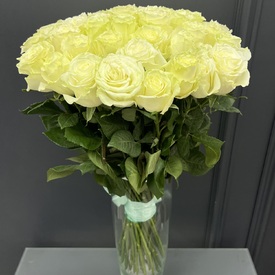 Букет из 51 белой розы Мондиаль 70см