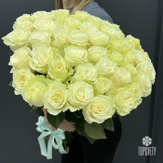 Букет из 51 белой розы Мондиаль 70см