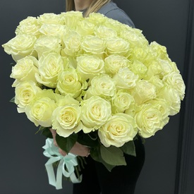 Букет из 51 белой розы Мондиаль 70см