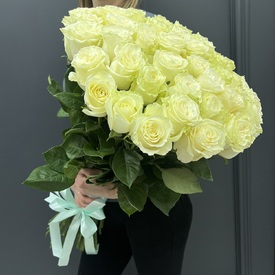 Букет из 51 белой розы Мондиаль 70см