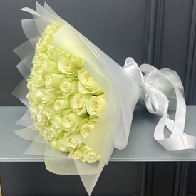 Букет из 51 белой розы  Мондиаль 50см