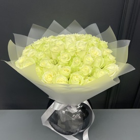 Букет из 51 белой розы  Мондиаль 50см