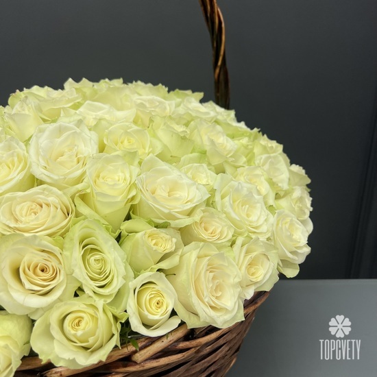 Букет из 101 белая роза в корзине