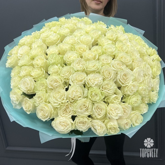 Букет из 101 белой розы Мондиаль 60см
