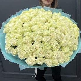 Букет из 101 белой розы Мондиаль 60см