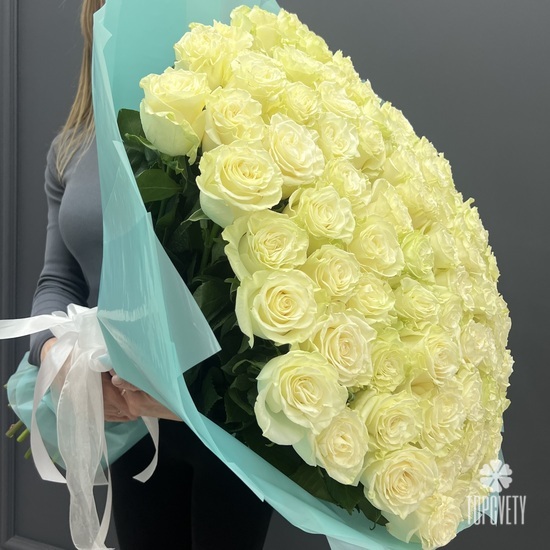 Букет из 101 белой розы Мондиаль 60см