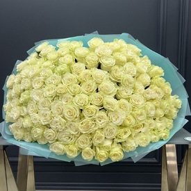 Букет из 101 белой розы Мондиаль 60см